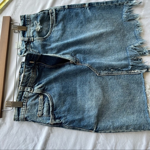 Zara Denim Fringe & Frayed Mini Skirt in Blue Wash Size Medium - Picture 7 of 8